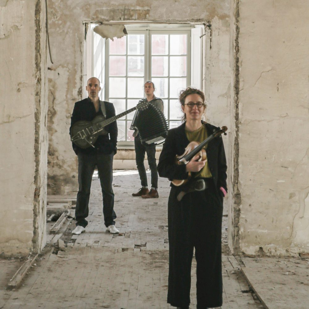 Suzanne aux yeux noirs